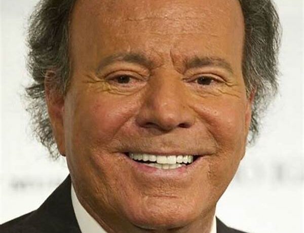 CELEBRITY BIRTHDAY TODAY...JULIO IGLESIAS
