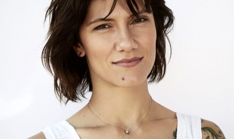 CELEBRITY BIRTHDAY TODAY... ELISA