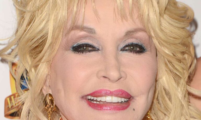 CELEBRITY BIRTHDAY TODAY... DOLLY PARTON