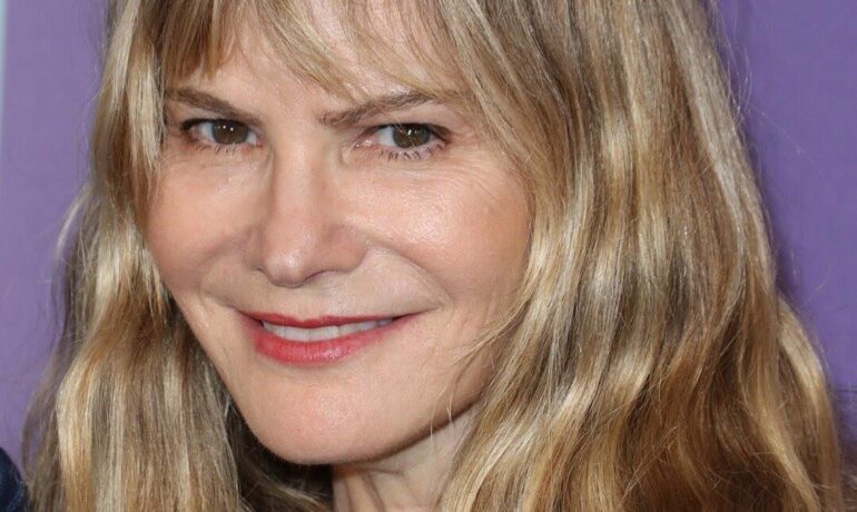 TODAY'S CELEBRITY BIRTHDAY... JENNIFER JASON LEIGH